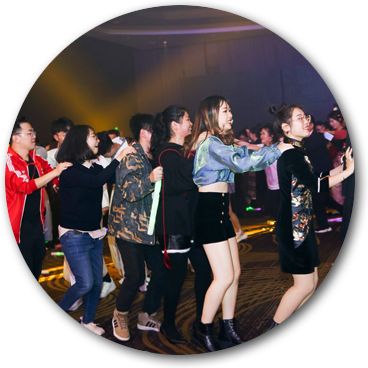 齱