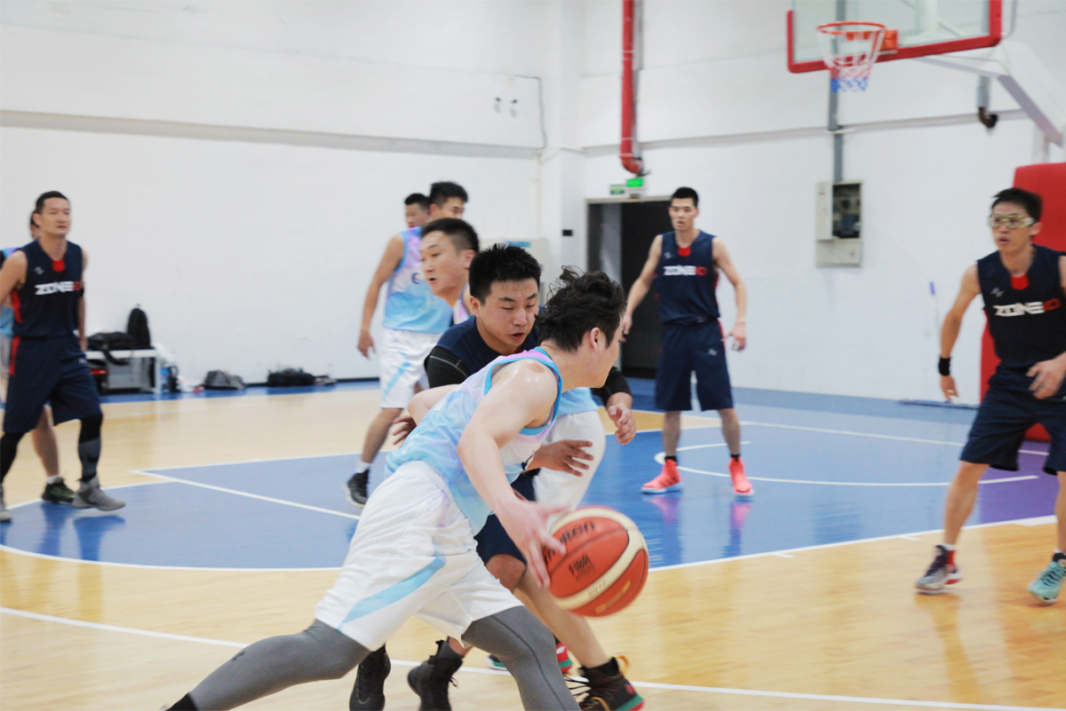 杭州市高新区（滨江）两新组织篮球联赛小组赛现场直击