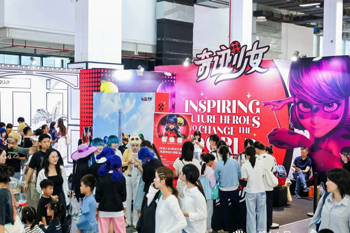 法国IP《奇迹少女》展位